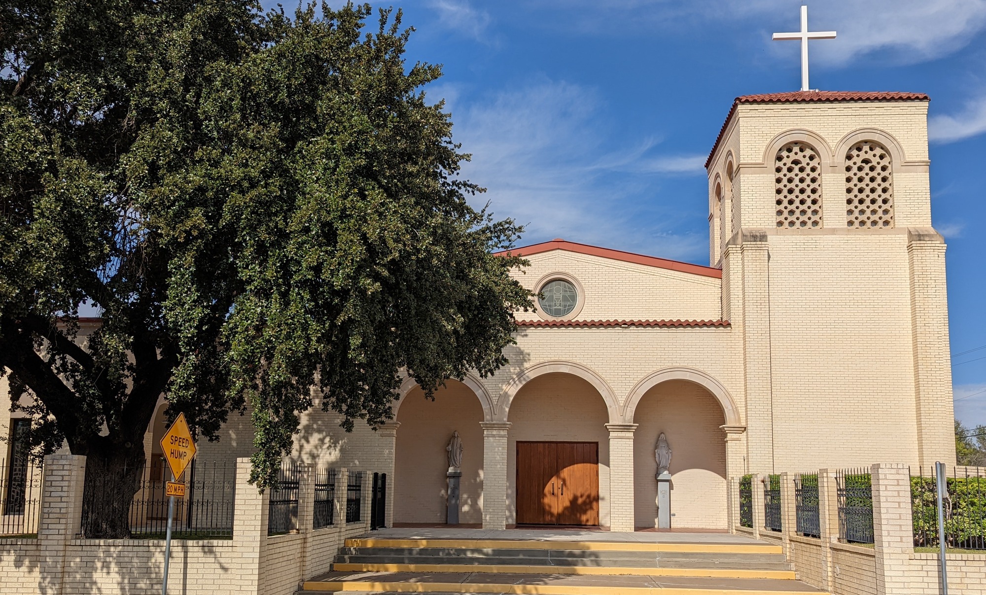 blessed-sacrament-roman-catholic-church-laredo-tx
